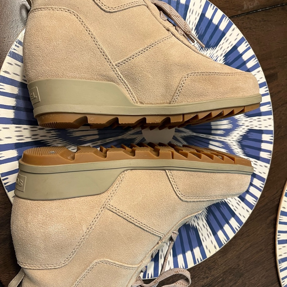 Sorel Women’s Beige Lace-Up Boots Booties - Picture 6 of 7